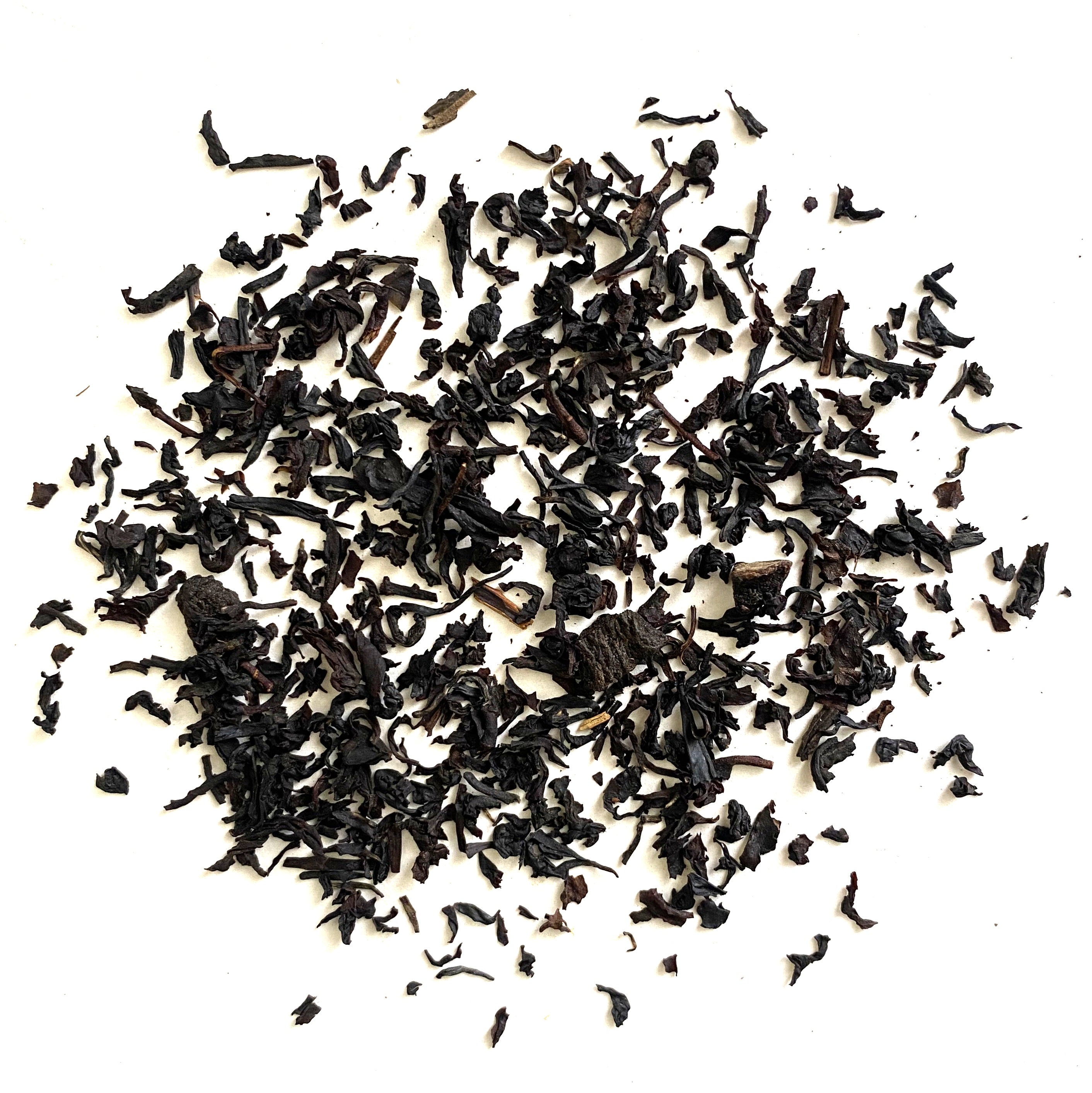 Organic black tea, organic fruit pieces, natural flavors