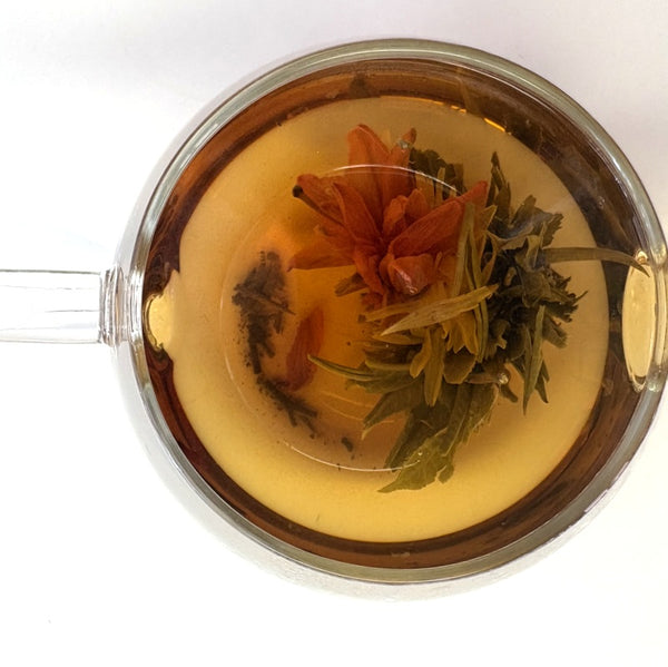 Lilylike flowering tea with guava flavor